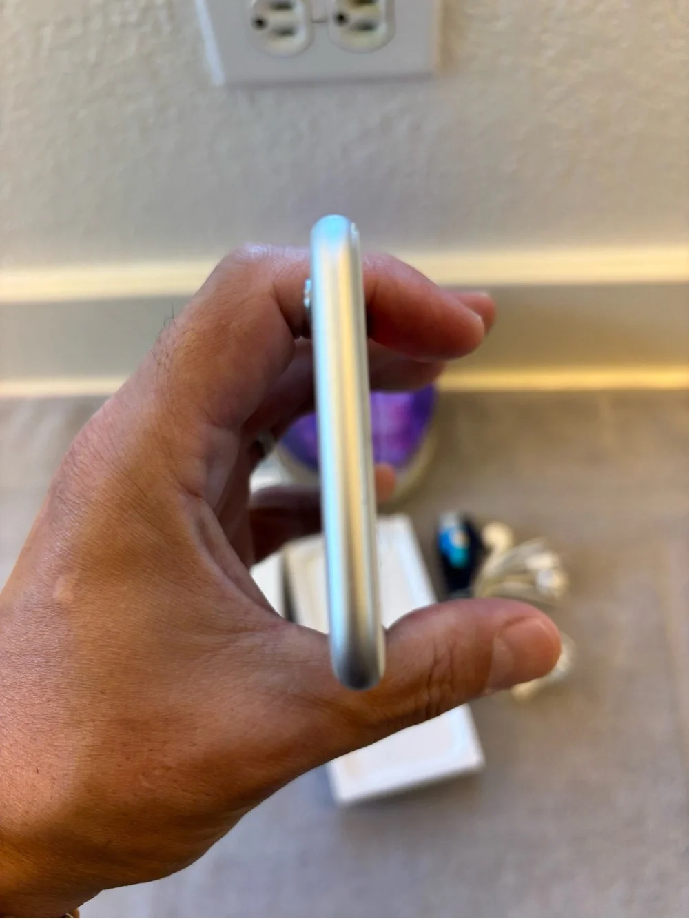 Apple iPhone6 64GB White with Blue Braided Charging Cable and White Earbuds